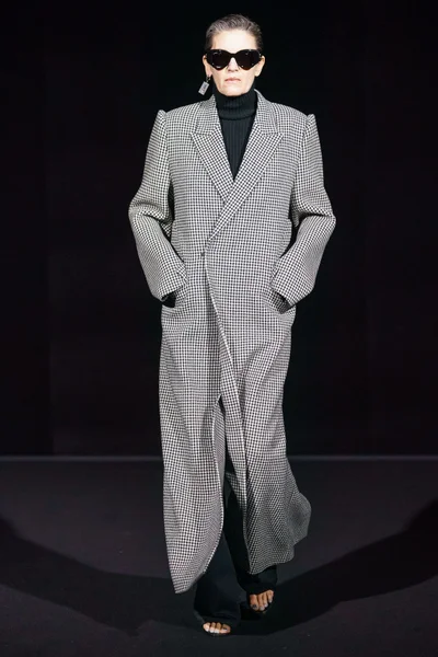 Look 9